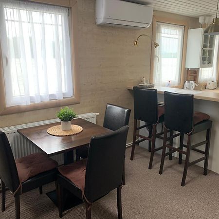 Certo Nautica Hotel Bratislava Bagian luar foto