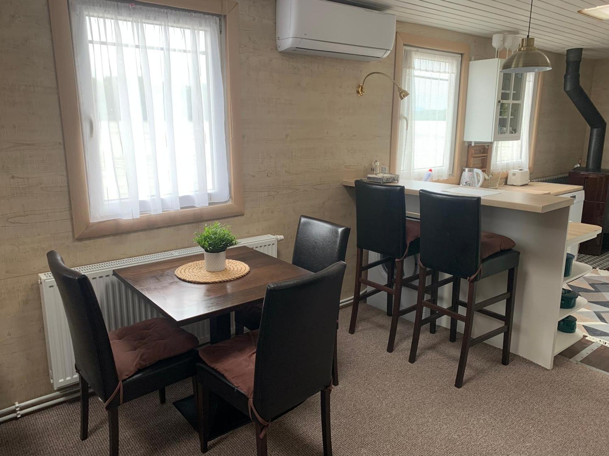 Certo Nautica Hotel Bratislava Bagian luar foto